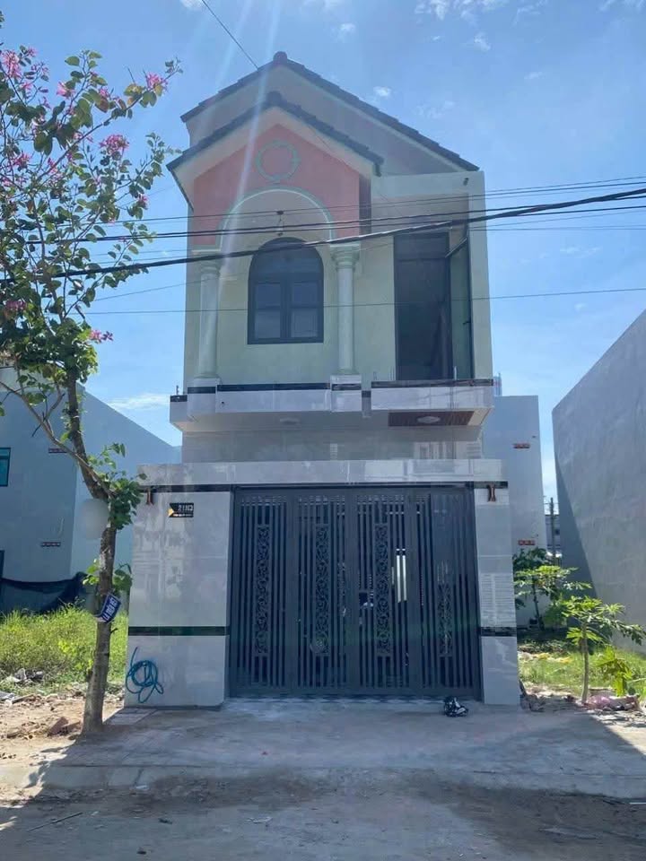 Nhà 1 trệt 1 lầu mới 100% - Khu dân cư Trường An, Vĩnh Long