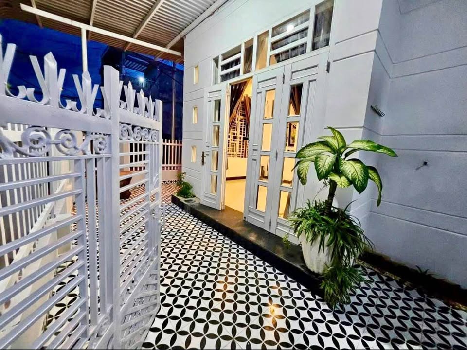 Bán nhà 2 mặt tiền Mương Cát, Phan Rang, kinh doanh tốt, giá 3,3 tỷ