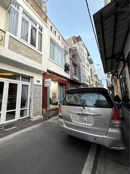 Bán nhà mặt tiền Phan Đình Phùng, Đà Lạt, diện tích 44m2, 100% thổ cư, mặt tiền rộng 4.2m, giá 6,2 tỷ