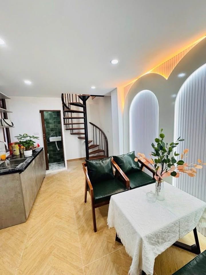 Nhà phố Chả Cá, Hoàn Kiếm kinh doanh homestay dòng tiền ổn định, sổ đỏ chính chủ