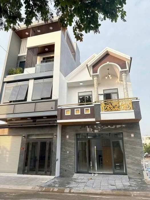 Nhà phố mặt tiền Chu Văn An, trung tâm bệnh viện Bà Rịa 5 tỷ