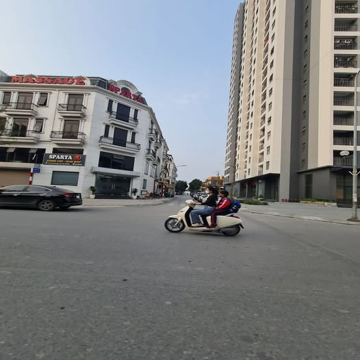 Tòa nhà văn phòng, coffee mặt phố sầm uất Thành Trung 400m2, sàn kinh doanh đỉnh cao