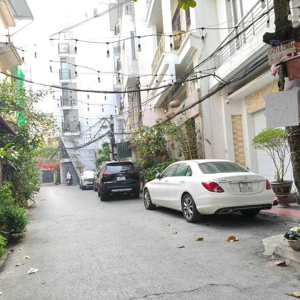 Nhà 5 tầng vuông vắn, ô tô đỗ cửa, 2 mặt thoáng tại Bắc Từ Liêm
