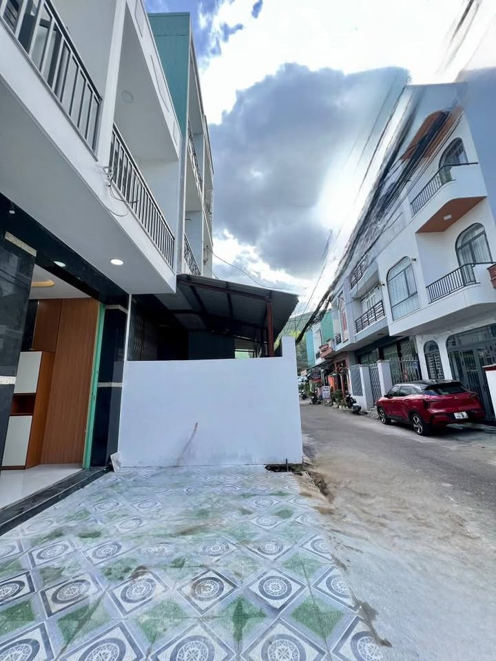 Chào mừng quý khách đến với "siêu phẩm" nhà hẻm ô tô tại trung tâm Quy Nhơn