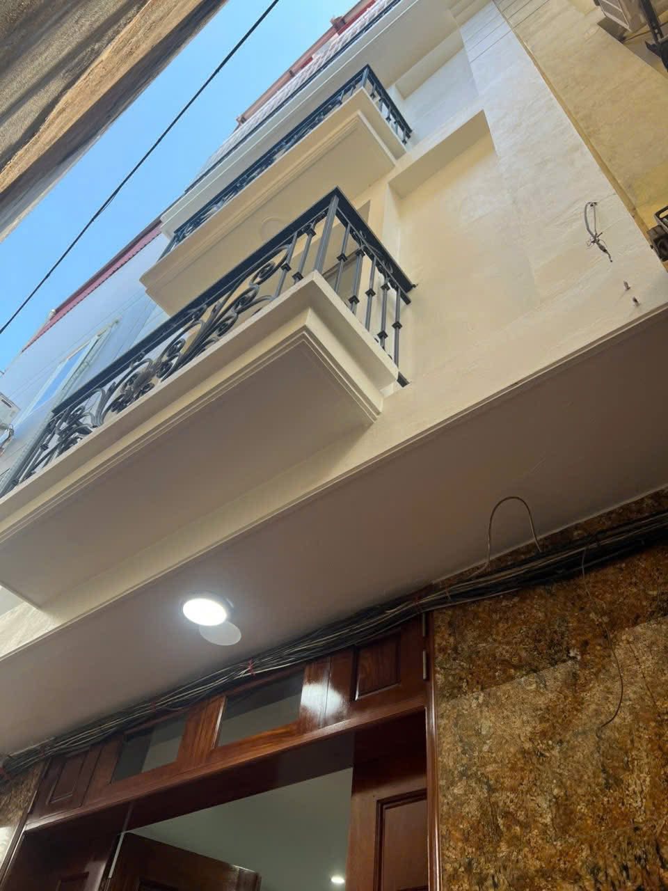 Siêu phẩm Bồ Đề - Nguyễn Văn Cừ 5 tầng full nội thất, 32m2, giá hơn 8 tỷ