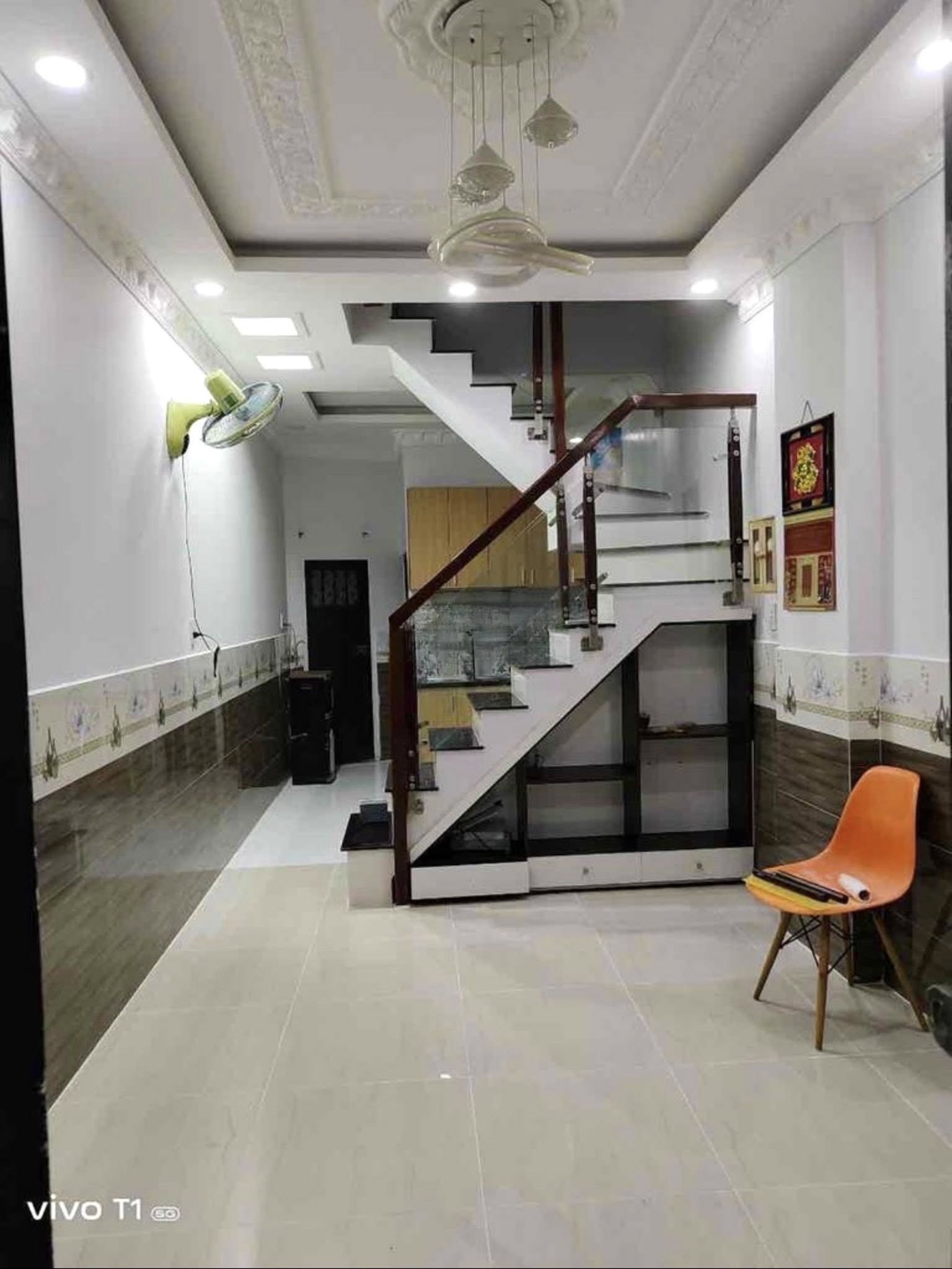 Nhà 2 tầng nhỏ mà có võ hẻm 1056 Huỳnh Tấn Phát, Quận 7, giá yêu thương