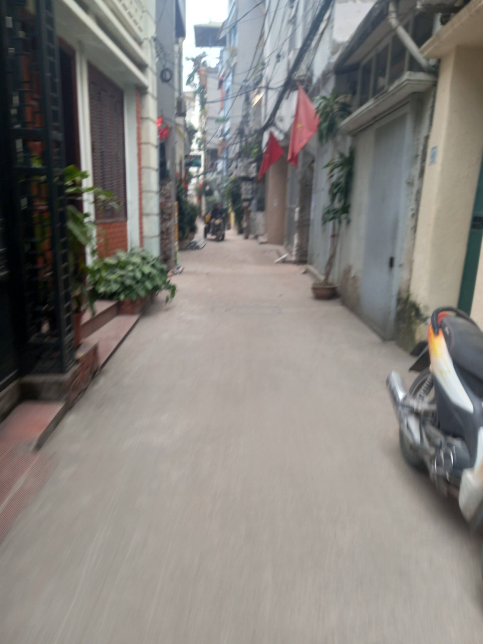 Nhà Cầu Giấy 5 tầng, 35m2, full nội thất, gần ô tô, nhỉnh 9 tỷ