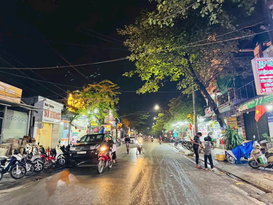 Bán đất mặt tiền Đặng Huy Trứ, 200m2, kinh doanh đỉnh, ngang 10m, hướng Đông