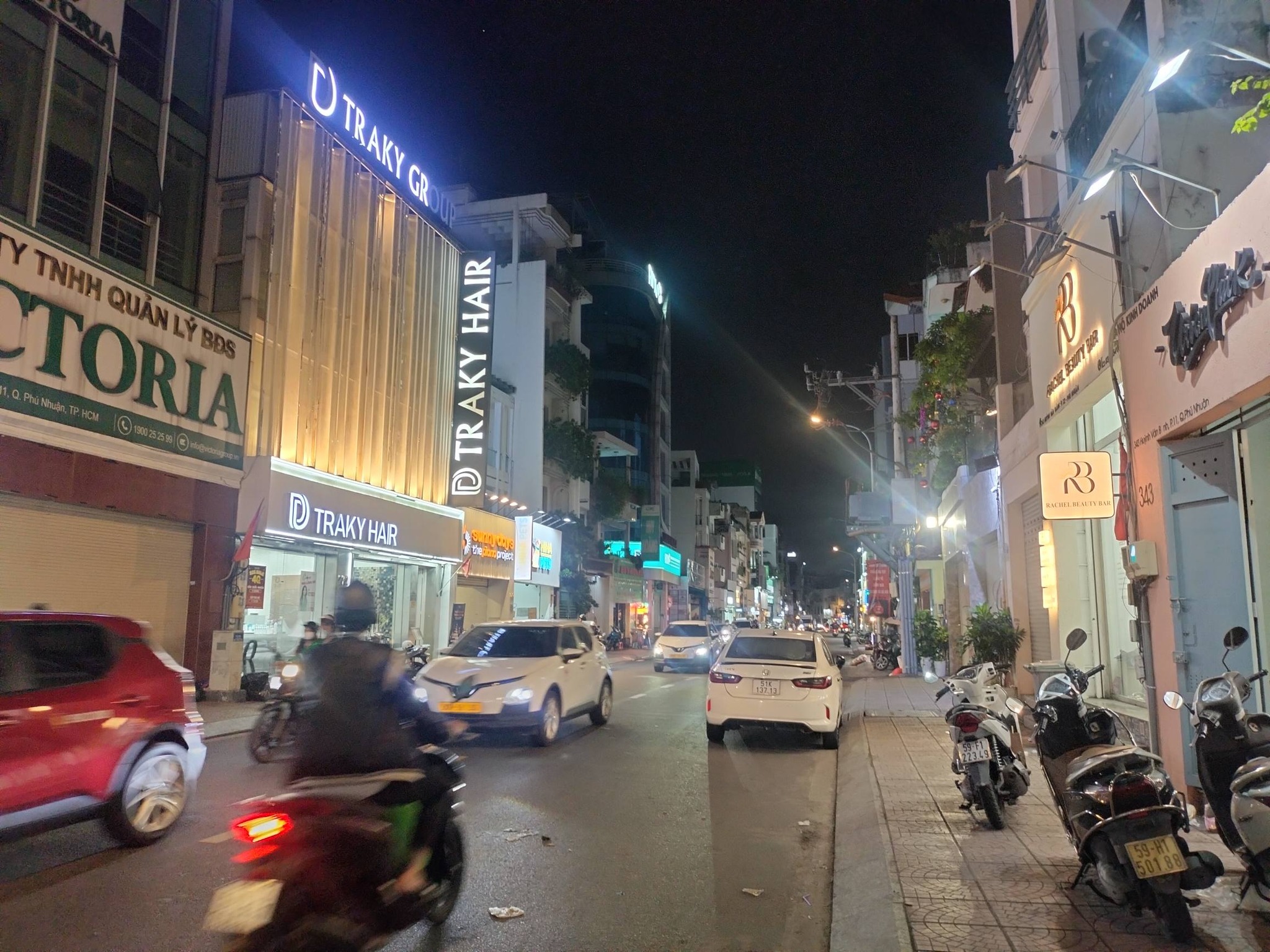 Siêu hiếm nhà đẹp sát mặt tiền đường Huỳnh Văn Bánh, khu dân trí cao Quận Phú Nhuận