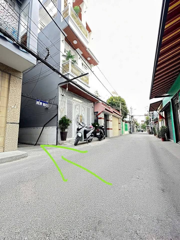 Nhà 2 lầu 2 ngủ chỉ 1.68 tỷ, sổ hồng trao tay, tặng toàn bộ nội thất