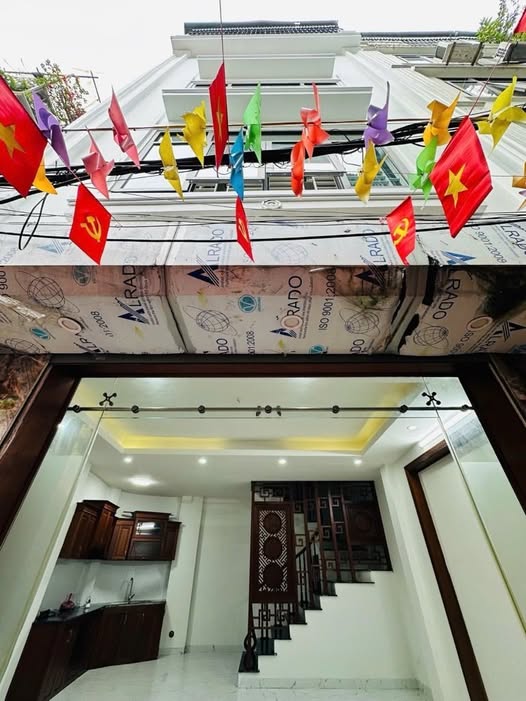 Nhà xây vài năm, khách mua về chỉ việc "xách vali vào ở" hoặc "tút tát" nhẹ là lung linh ngay