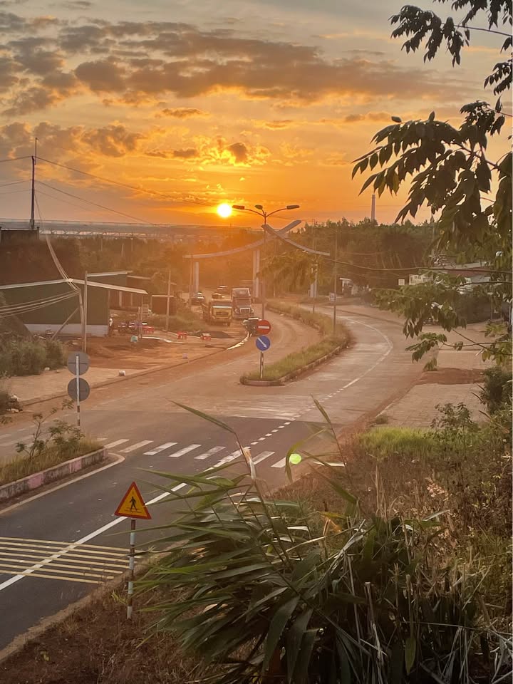 Bán đất mặt đường đôi Trần Hồng Quân, Đắk Nông, 30mx70m, 70 triệu/m2