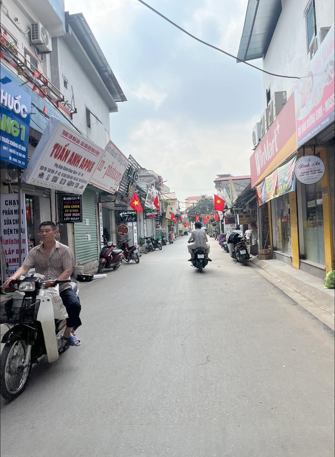 Bán nhà 3 tầng với diện tích 72m2, mặt tiền rộng 5.2m, tại vị trí đắc địa thuộc khu vực Kim Chung, Đông Anh, Hà Nội