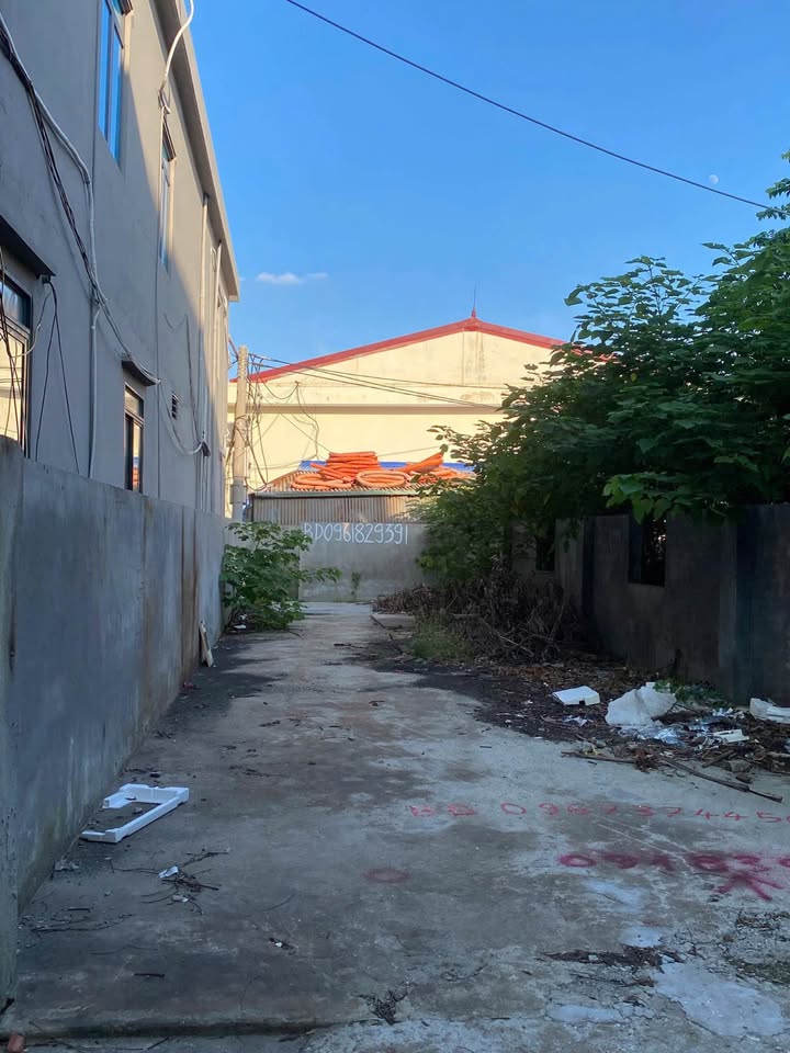 Bán đất 100m2 mặt tiền 5m, gần chợ Vĩnh Khê, Hải Phòng