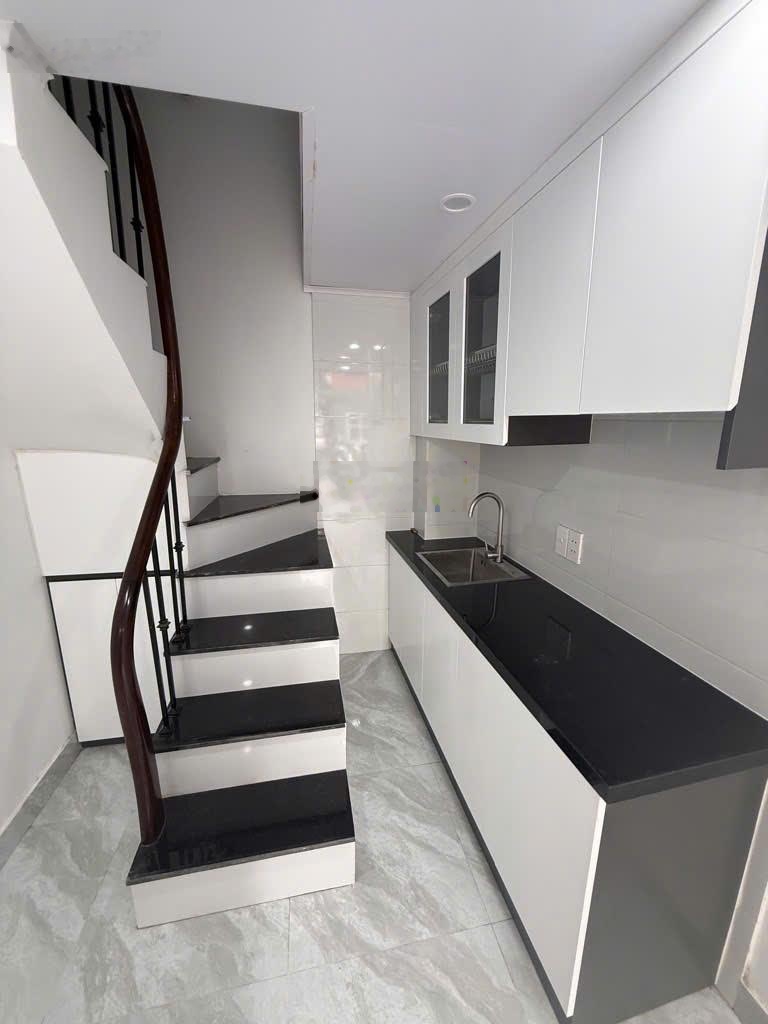 Đống đa - phân khúc 3 tỷ - view hồ - trước nhà rộng 10m - ở ngay