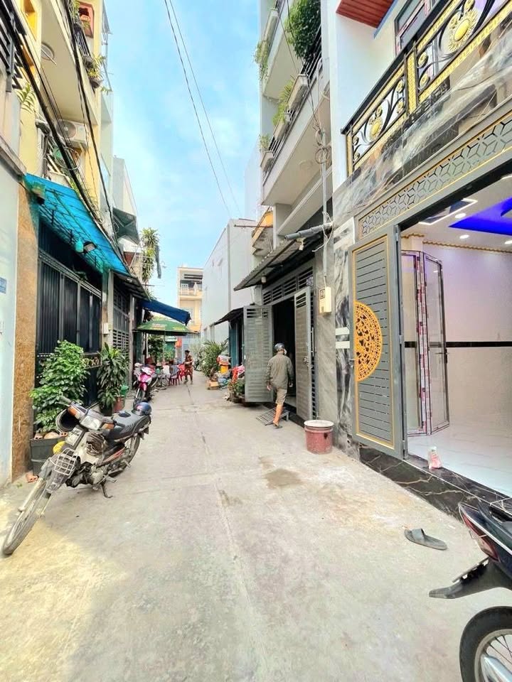 Siêu phẩm nhà đẹp, vị trí đắc địa ngay ngã 4 Bốn Xã, Lê Văn Quới, Bình Tân