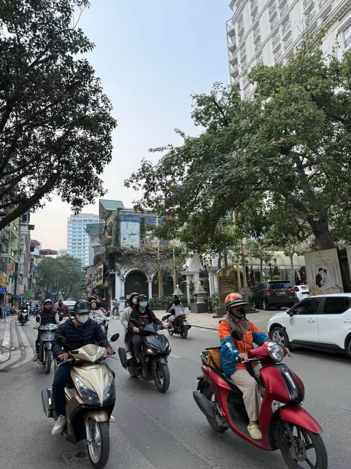 Chung cư Đội Cấn full nội thất, sổ đỏ sẵn sàng