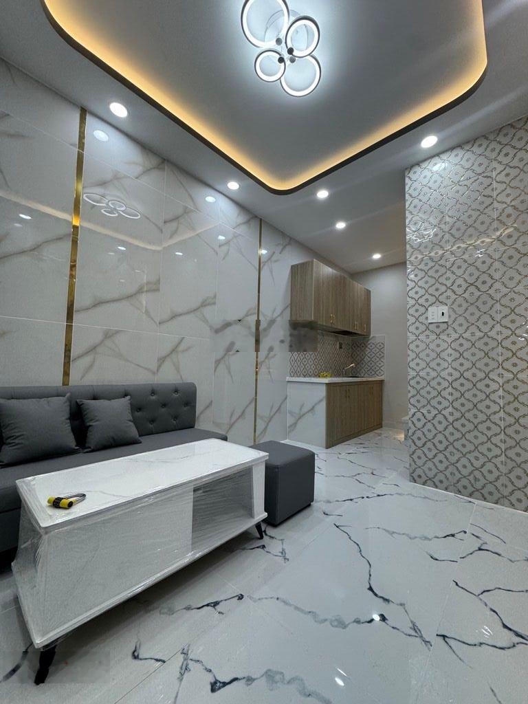 Nhà mới toanh xóm đất quận 11 2 tầng 2pn sát mặt tiền giá 2,86 tỷ