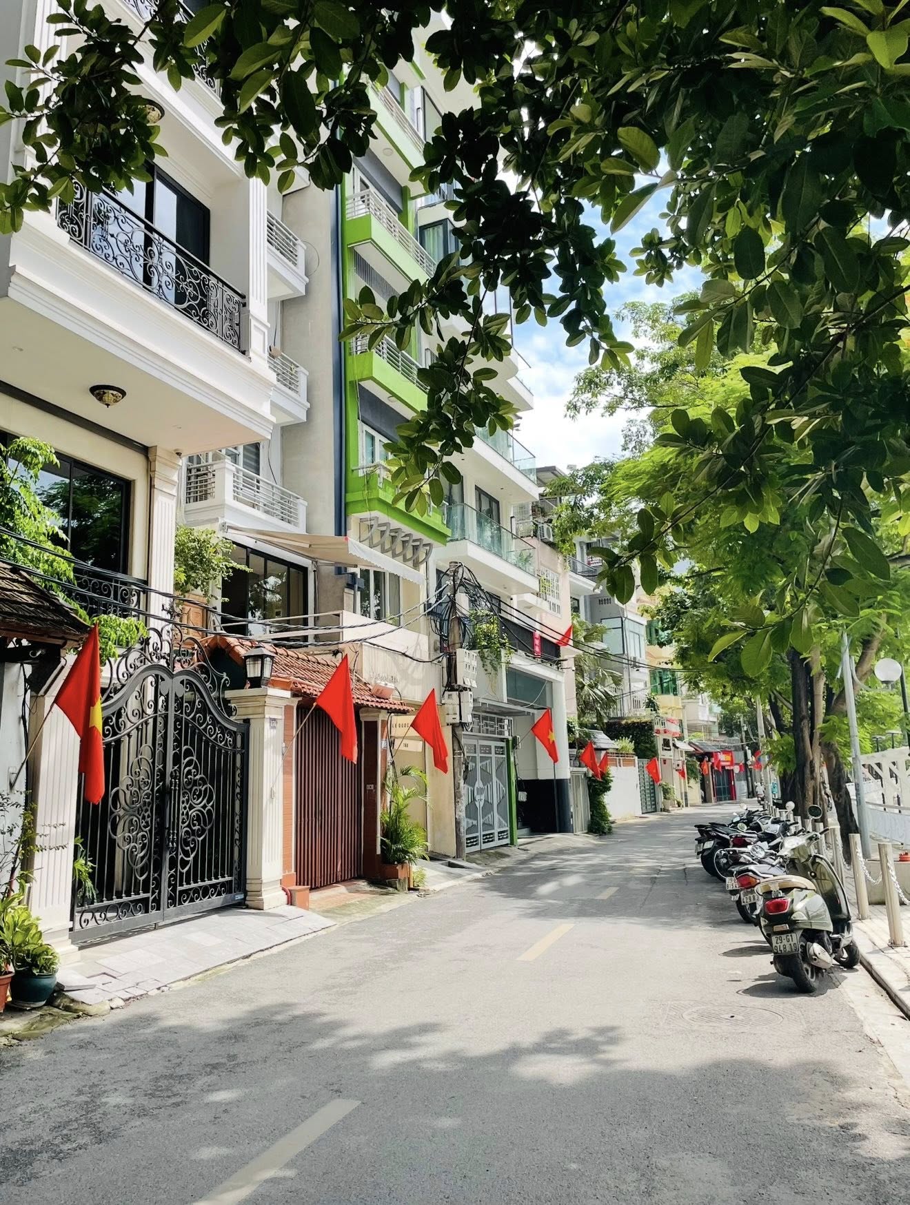 Đất vàng Đống Đa 86m2 tặng nhà 5 tầng, view hồ Hoàng Cầu, kinh doanh bất tận