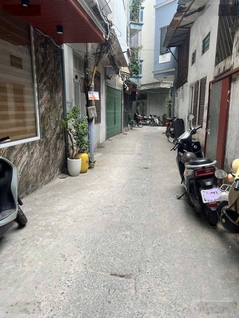 5 tỷ - Ba gác phi, ngõ thông rộng thoáng, DT 26m*5T, MT 3,4m, dân xây sổ vuông