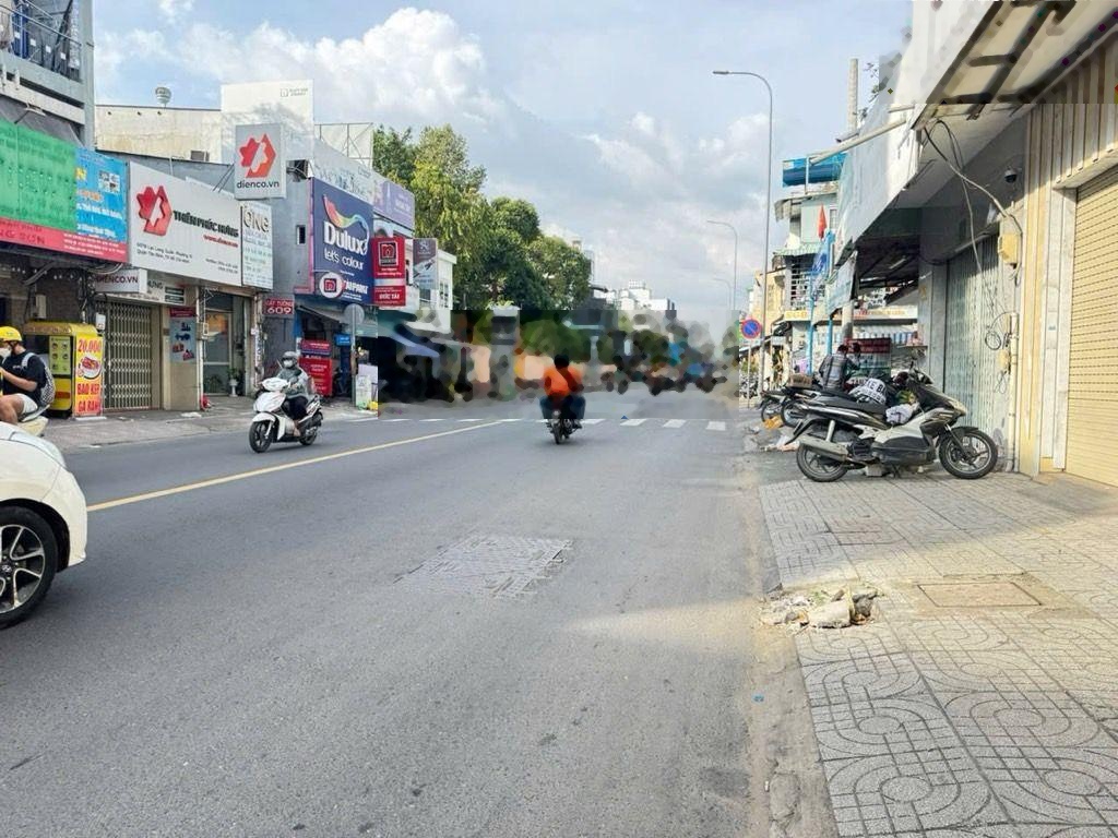 Nhà đẹp quận tân bình lạc long quân, hẽm xe hơi 8m, 42m2, 2 tầng, nhỉnh 4.7 tỷ tl