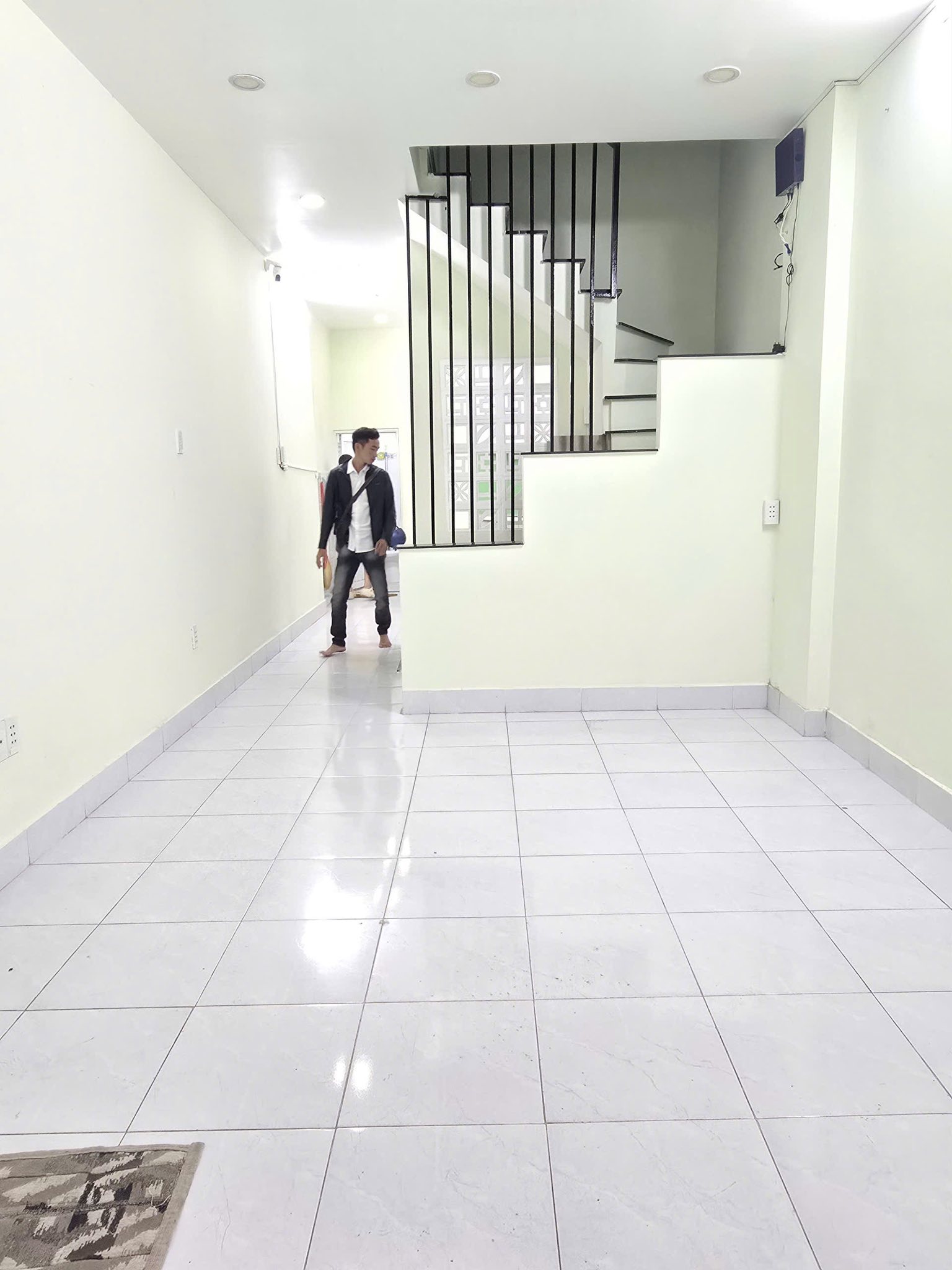 Cần bán gấp nhà 1 trệt, 1 lầu kiên cố, mới đẹp tại đường số 2, phường Tăng Nhơn Phú B, quận Thủ Đức