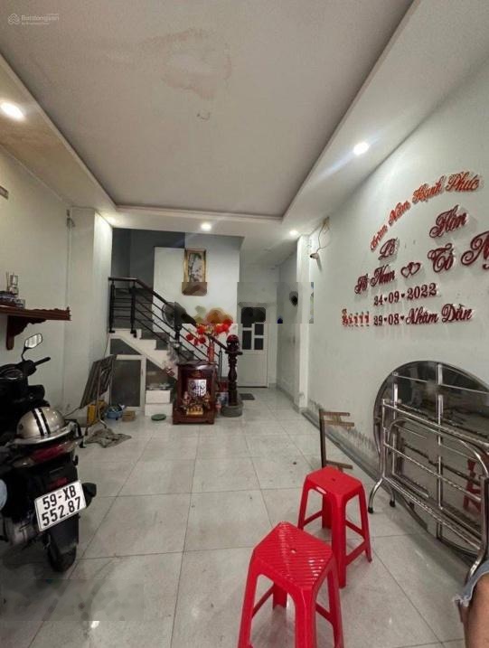 Bán nhà gấp, dọn vào ở luôn giá ngộp