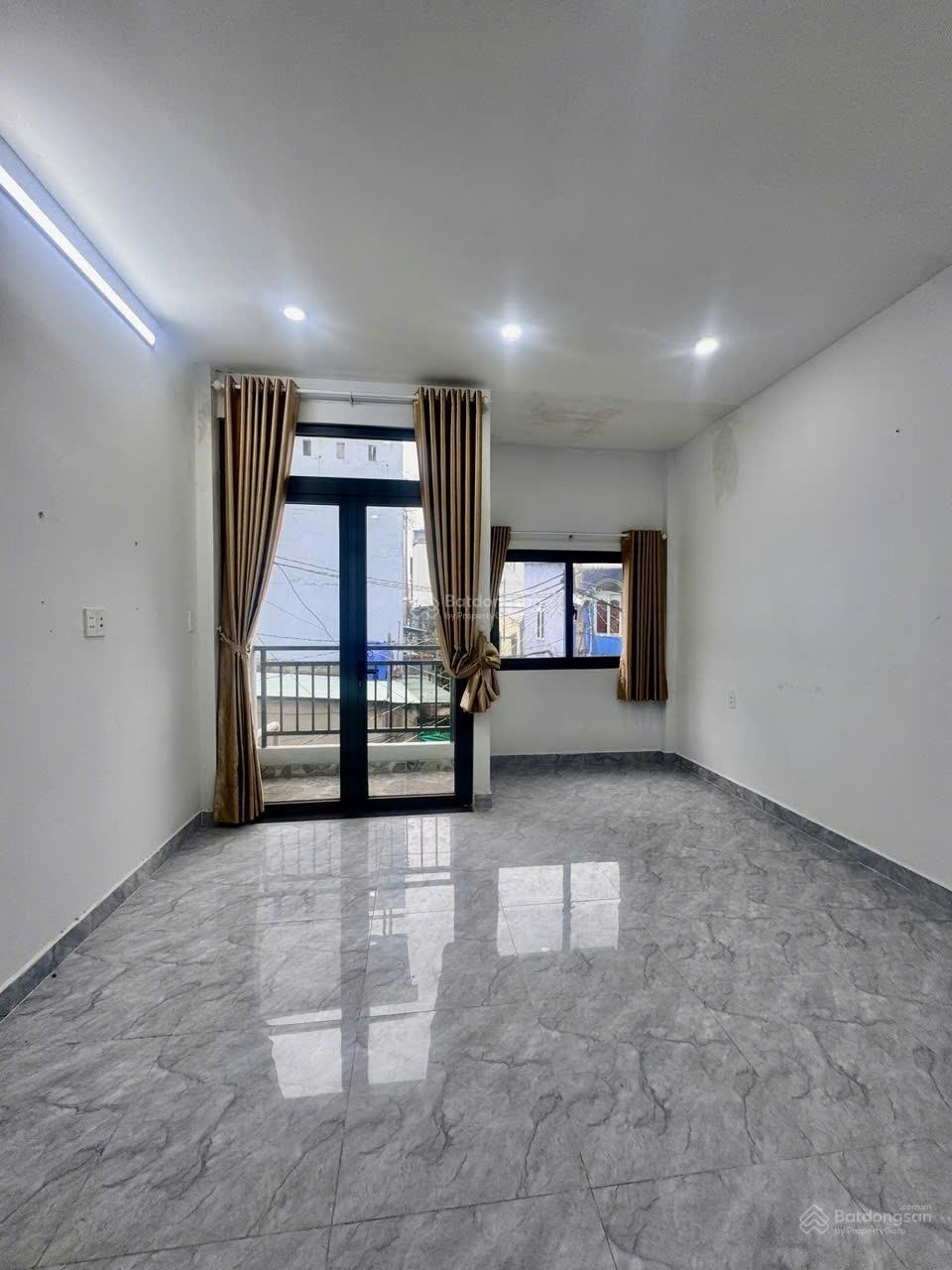 (New) nhà mới ở liền - Âu Cơ P. 10 Tân Bình 52m2 - 3 phòng ngủ, ban công - mua kịp đón tết - 5.2tỷ