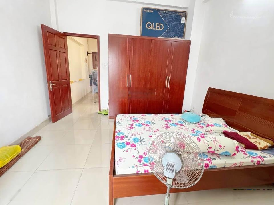 Bán nhà Hồng Bàng P1 Q11, 62,8m2, 3PN 4WC, giá 5,6 tỷ, sổ riêng, ở ngay trung tâm Q11 hiếm bán