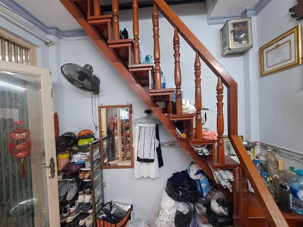 Bán gấp NR 15m2, 2 tầng, 1PN, 2WC tại Trần Văn Quang, p 10, Tân Bình, HCM, 2,35 tỷ