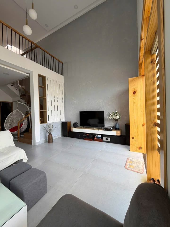 Bán nhà mê mới xây hiện đại, 3 phòng ngủ, sân rộng 2 ô tô tại thôn 4, Cư Êbua, Buôn Ma Thuột