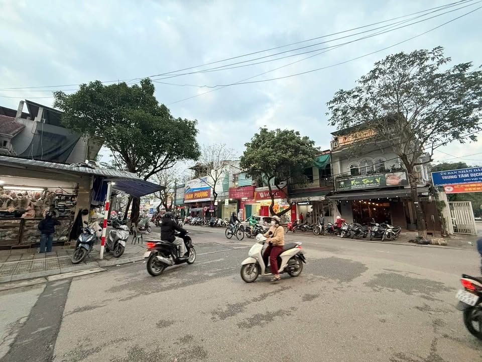 Bán gấp nhà 2 tầng mặt tiền Hoàng Diệu, Huế kinh doanh cực đỉnh