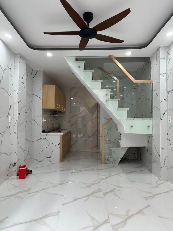 Nhà phố 1 trệt, 1 lầu kiên cố, chủ xây tâm huyết, mới tinh sẵn sàng đón chủ nhân mới