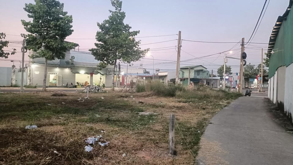 1,65 tỷ sở hữu ngay nền đất vàng trung tâm thị trấn Định Quán, sổ hồng sẵn sàng