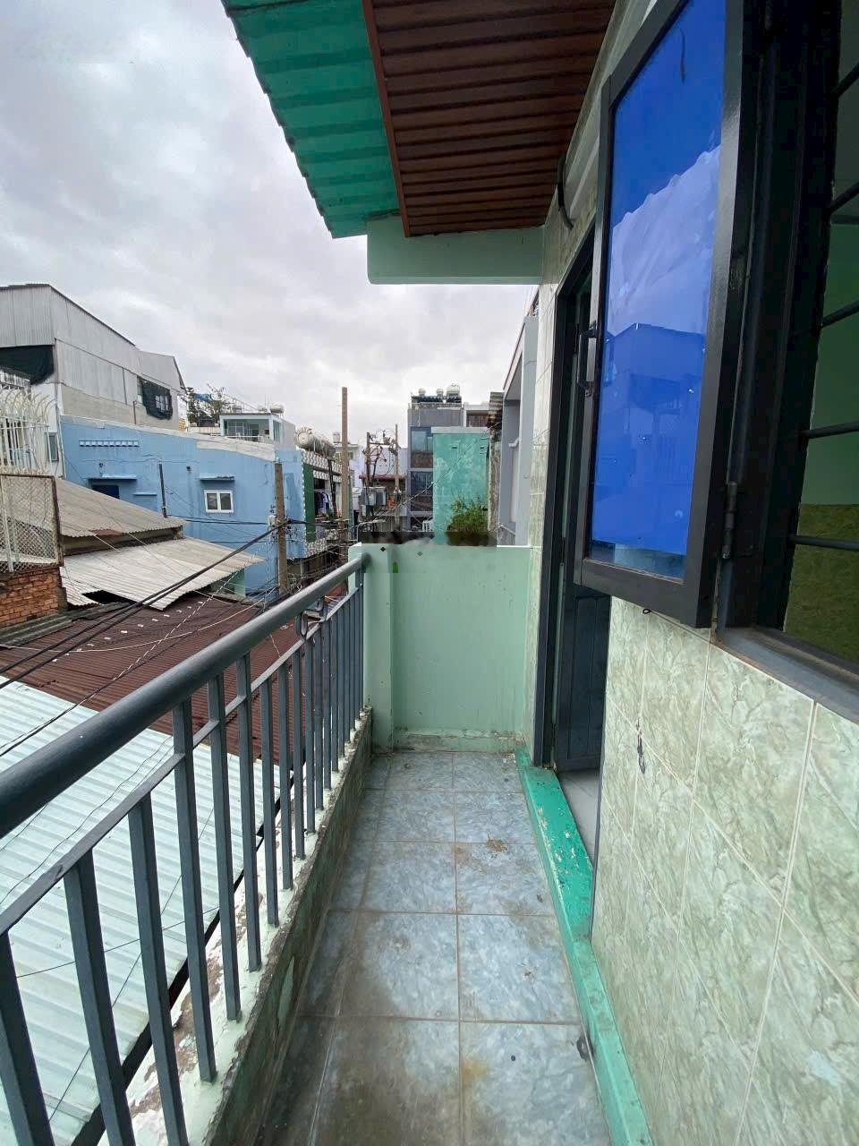 Nhà 3 tầng kinh doanh quận 11 xe hơi tới cửa giáp Q10 3,48 tỷ