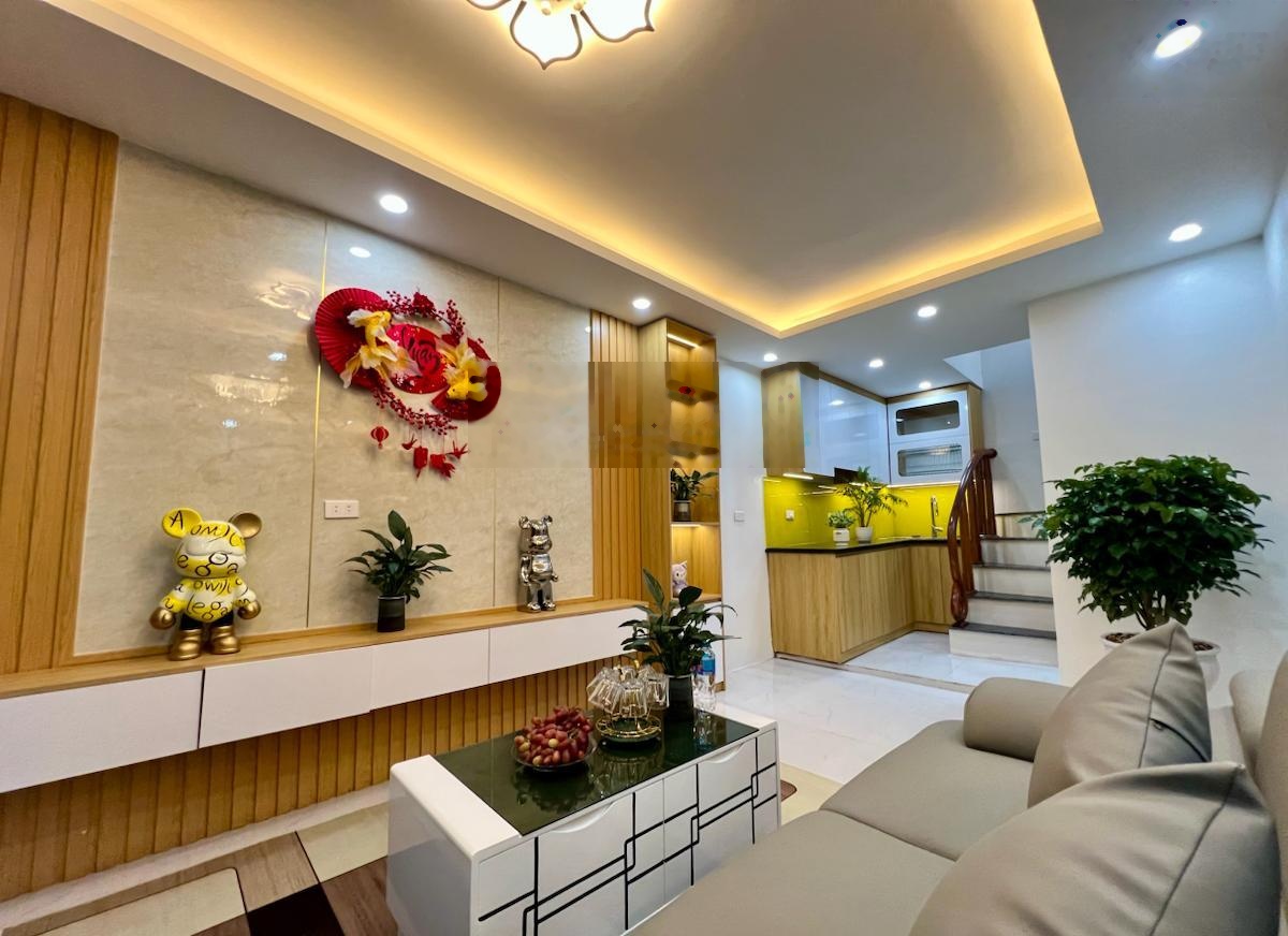 Bán Gấp! Láng Hạ, ngõ nông, nhà đẹp ở luôn, đầy đủ công năng, 3PN, chủ cần bán gấp trước tết