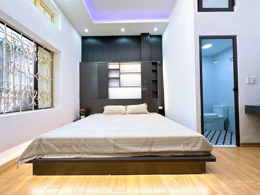 Nhỉnh 4T nhà Bạch Mai tầng 2 30m2, 4 tầng. Nhà lô góc, 2 mặt thoáng, full nội thất