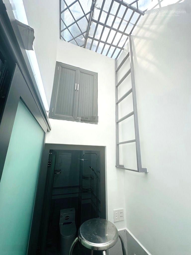 Sát nhà ga t3- cộng hoà- phường 13-tân bình- dt 4m x 12m- 2 tầng- nở hậu nhẹ-chỉ 5.8 tỷ