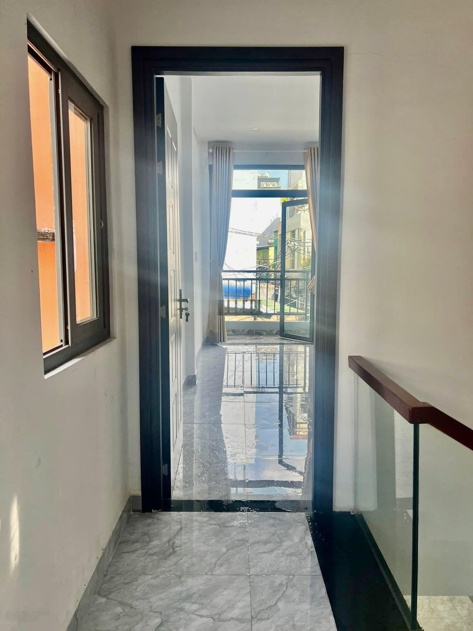 [sát mặt tiền âu cơ - phường 10 - tân bình - 52m2 - 3 phòng ngủ - mới đẹp ở luôn - chỉ 5.2 tỷ]