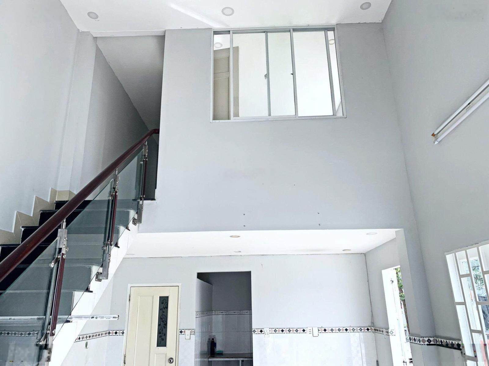 Cho thuê nhà giá rẻ Vườn Lài, trệt+lửng, 2PN-2WC,96m2, chỉ 7tr/tháng (nhà trống sẵn).LH: 0946753355