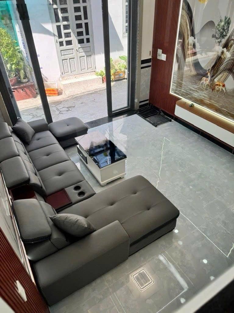 Nhỉnh 5 tỷ - 4 tầng btct-4pn-5wc-55m2.(5x11) ngay hxh thông phan huy ích p15 tân bình