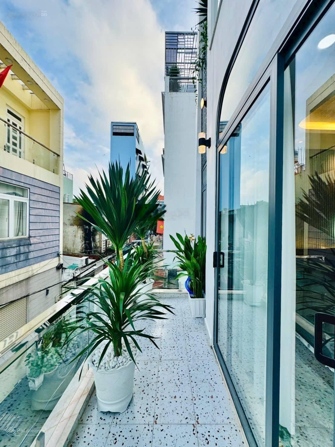 Bán nhà cực đẹp hẻm 6m đường lê lợi phường 3 gò vấp dt 58m2 (5x11,6) giá 2tỷ250 sổ hồng riêng