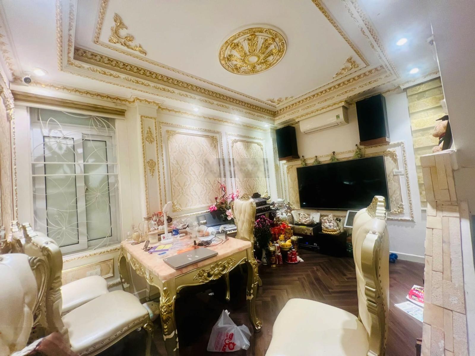 Nhà xinh-lung linh-gần oto-4tầng -full công năng-an cư sướng-sổ vuông đẹp-cát linh giá ch