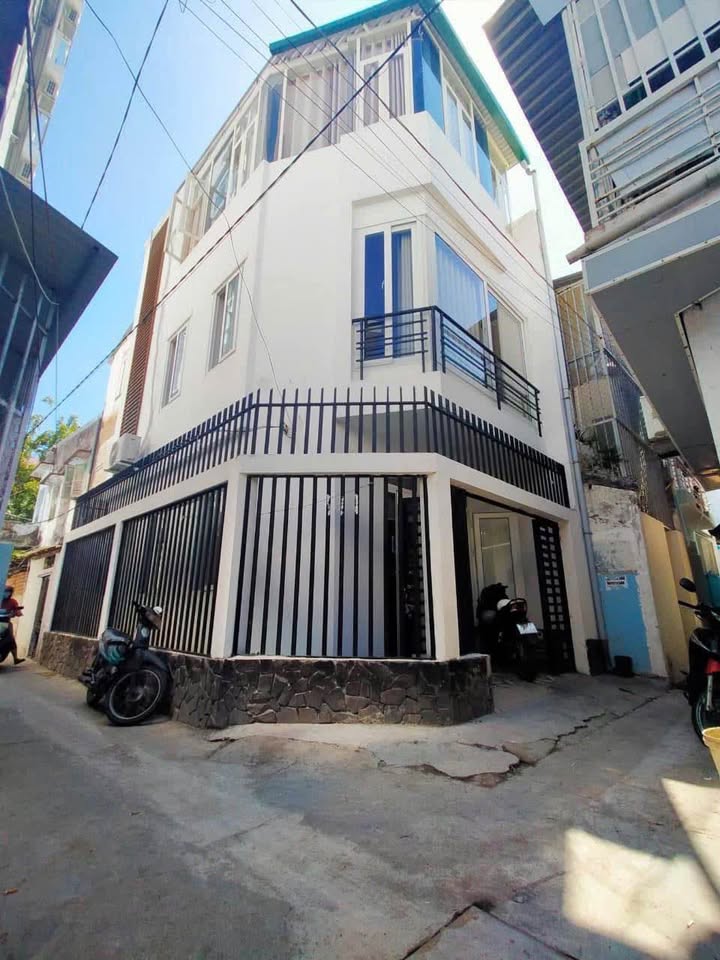 Bán căn góc nhà 3 tầng siêu xinh tại khu bàn cờ phường Nha Trang, 48m2, giá 5,2 tỷ