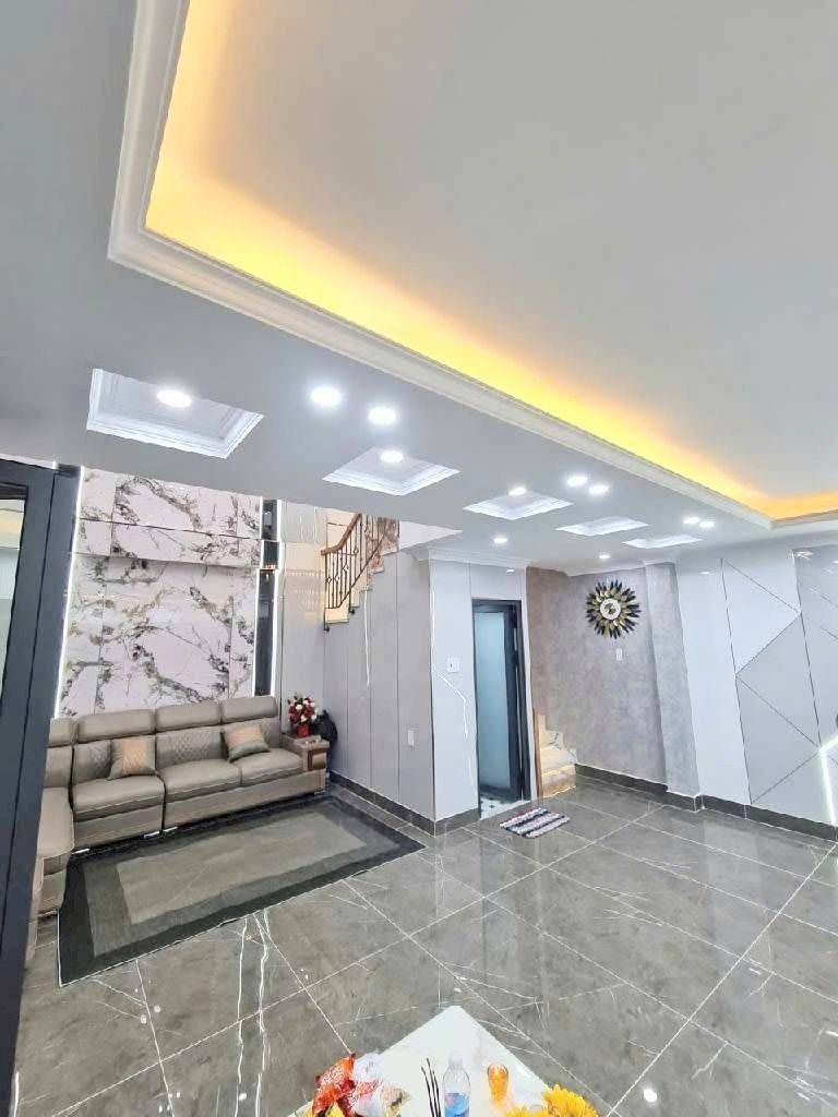 Bán nhà hẻm xe hơi 5 tầng tại Gò Vấp, ngay kênh Tham Lương, giá tốt