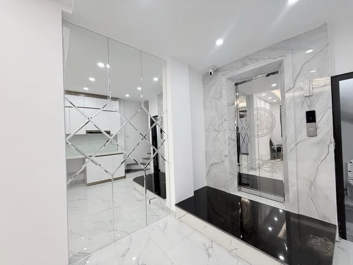 Siêu phẩm nhà mới 6 tầng thang máy tại trung tâm quận Cầu Giấy, khu vực Vệ Hồ - Lạc Long Quân - Xuân La