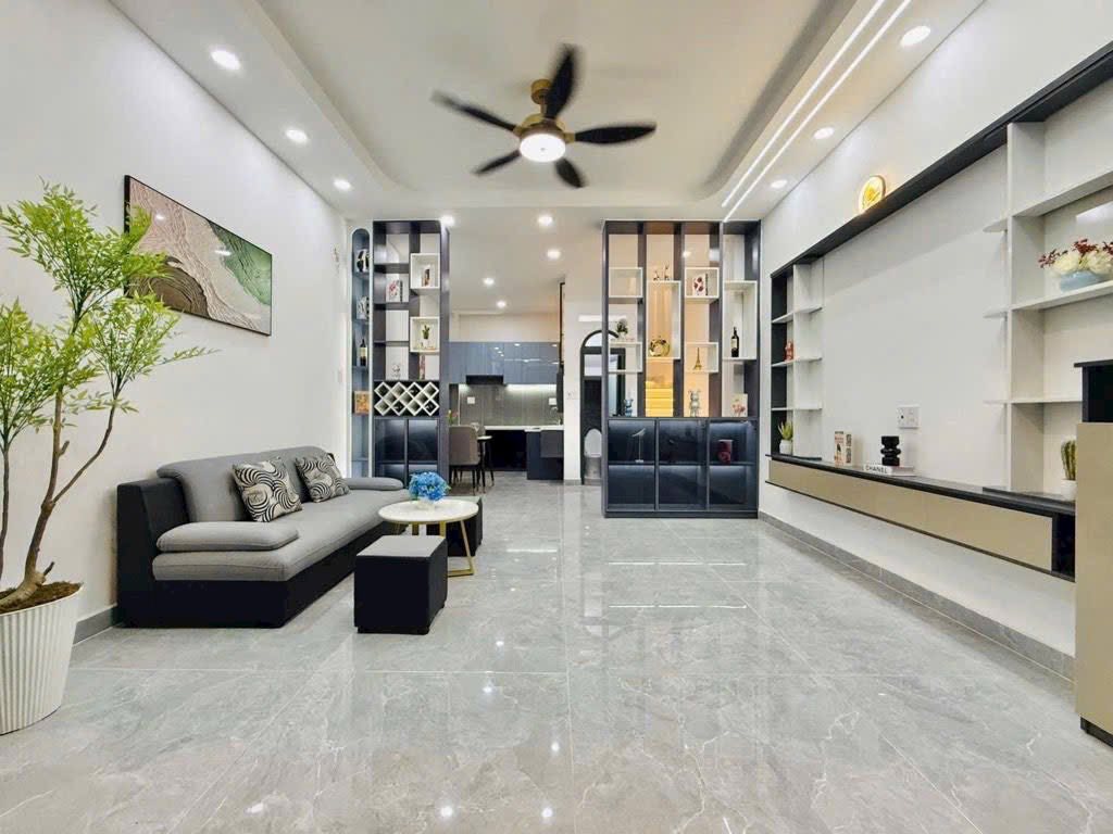 Nhà 3 tầng full nội thất, sát chợ Thạch Đà, Gò Vấp, giá bán 5 tỷ