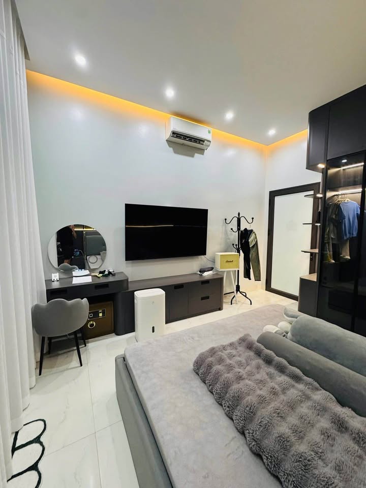 Nhà cấp 4 Lê Đại Hành 80m2, 2 phòng ngủ, 3 tỷ, kinh doanh, ở sướng, nội thất đầy đủ