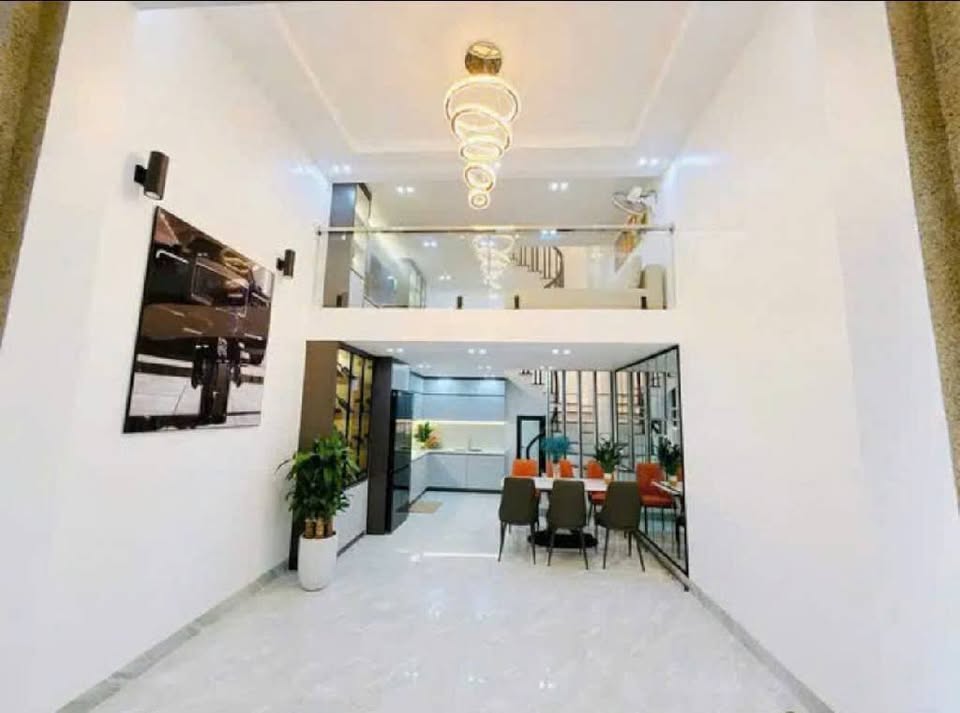 Nhà Tây Sơn, Đống Đa 57m², 4 tầng, full nội thất, view hồ, giá 12.2 tỷ