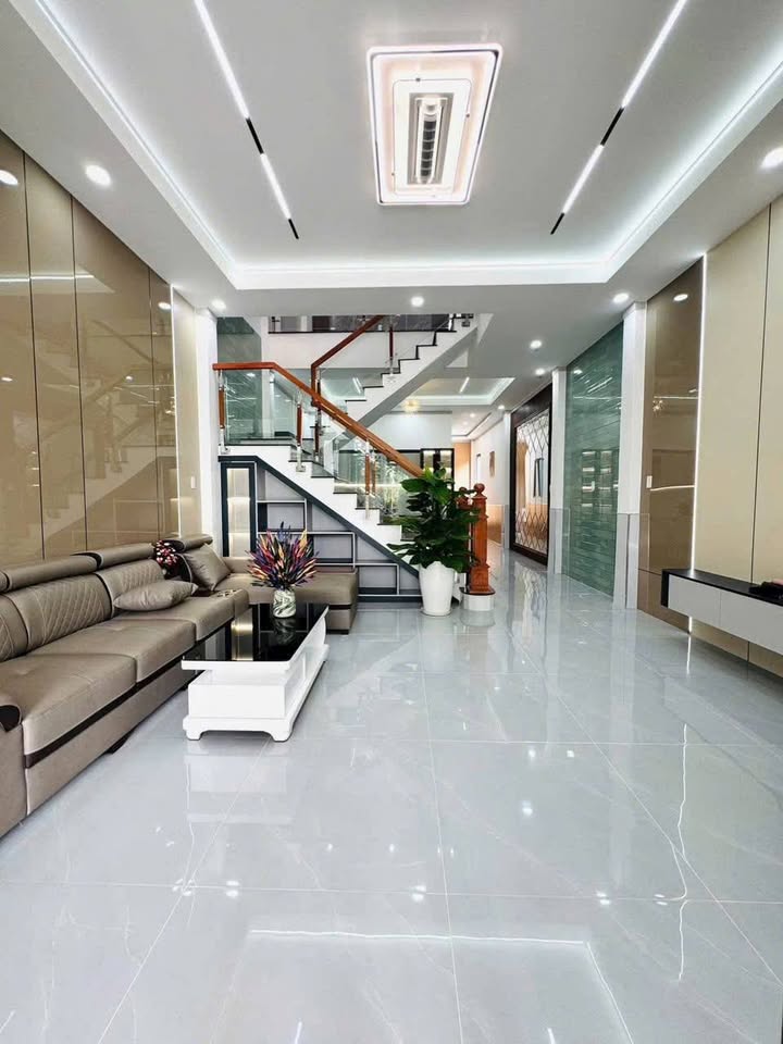 Nhà 3,5 tỷ Biên Hòa, 5mx21,5m, 3 phòng ngủ, sân tên xe hơi, đường 10m thoáng mát